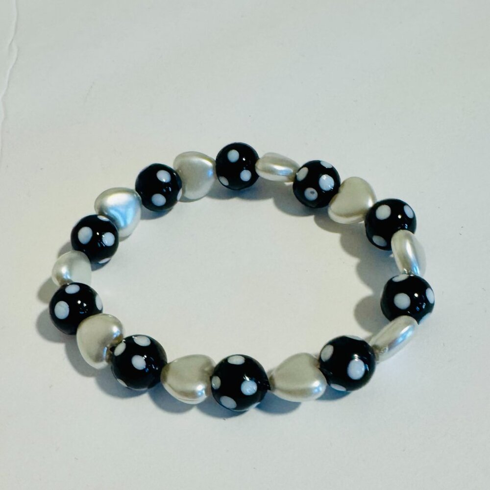 Budda contadiodjo bracelet handmade using beads from Cabo verde